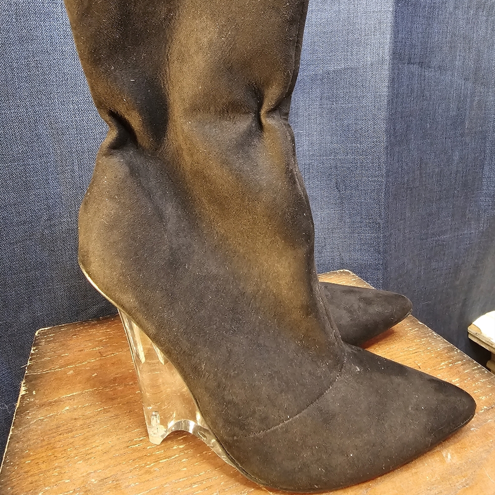 Acrylic wedges